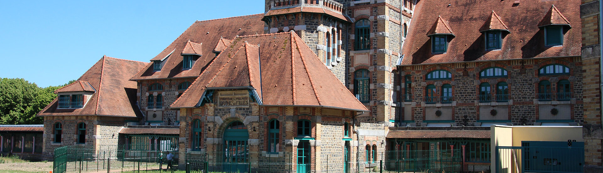 Patrimoine Bâti mairie de Lavault-Ste-Anne dans le 03 Allier